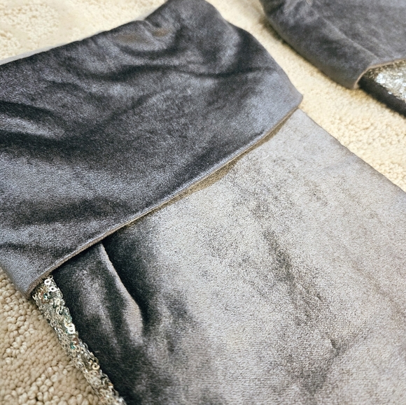 NEW Two Elegant Grey Velvet Silver Sequins Stockings, Ornaments & Garland - Picture 7 of 7